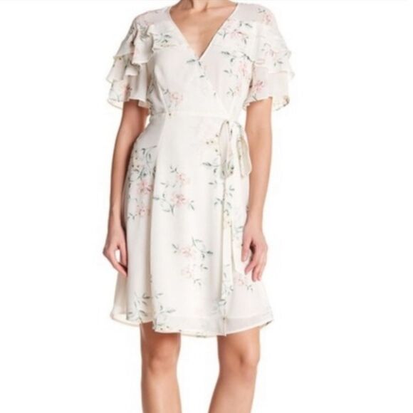 ASTR tha Label Women's Wrapdress Size Medium Floral Print - Picture 1 of 10